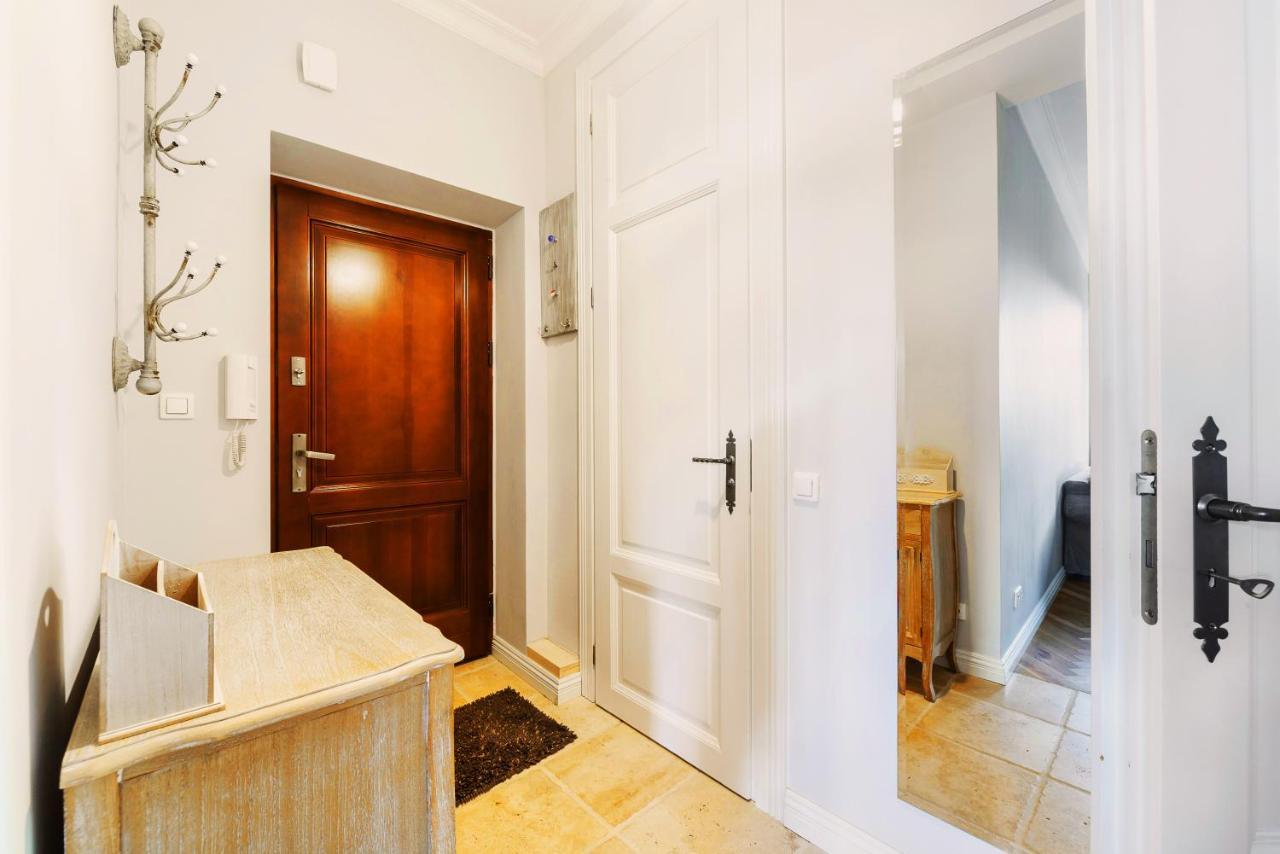 Designer Flat In The Heart Of Old Town Daire Varşova Dış mekan fotoğraf