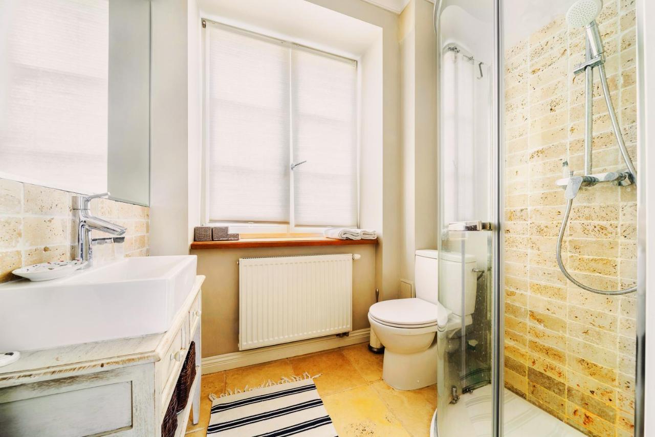 Designer Flat In The Heart Of Old Town Daire Varşova Dış mekan fotoğraf